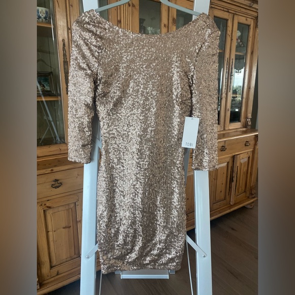 NWT Tobi sequin, bodycon mini dress, gold size S - Picture 3 of 13